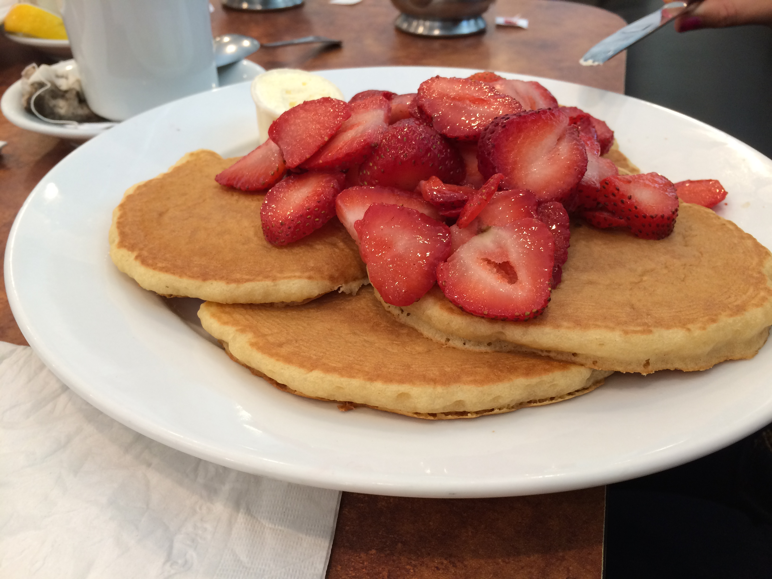 Buttermilk pancakes with strawberry